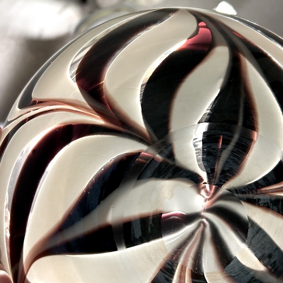 Vintage Murano Style Swirl Bowl, Beautiful Deep Purplish Red & White Swirl - Picture 7 of 9